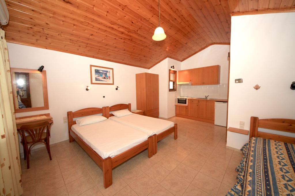 Amalia Studios Skiathos Town Exterior photo